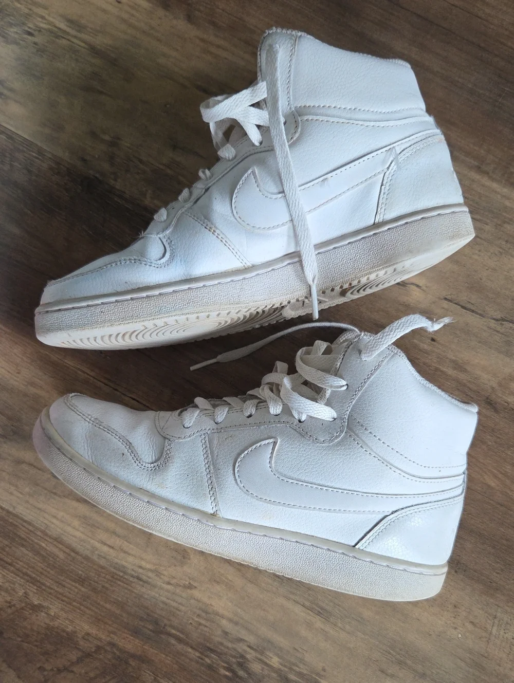 Nike Women's Ebernon Mid Low-Top Sneaker 8.5